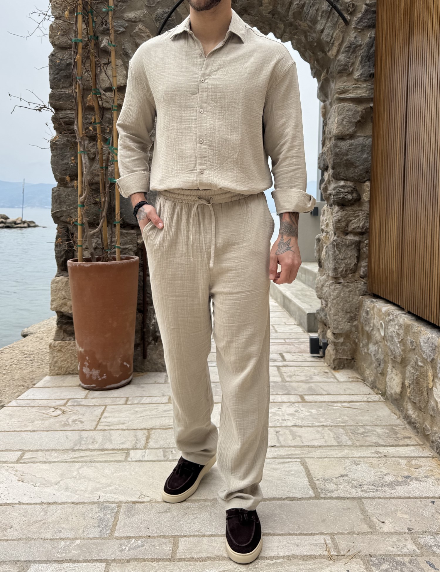 Ανδρική μπεζ loose παντελόνα με λάστιχο ES517B φωτογραφία